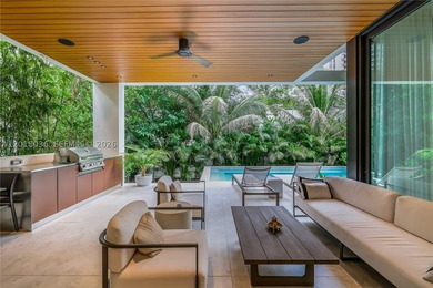 Discover elevated luxury living in the heart of the exclusive - photo 2