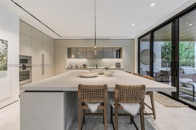 Discover elevated luxury living in the heart of the exclusive - photo 5