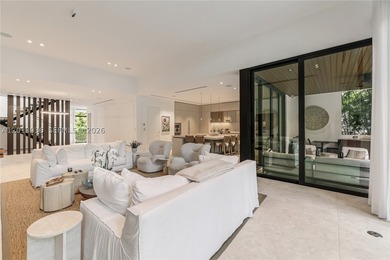 Discover elevated luxury living in the heart of the exclusive - photo 7