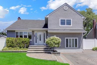 Welcome to this beautiful multi-level home offering the perfect - photo 1