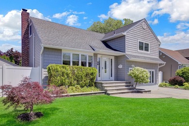 Welcome to this beautiful multi-level home offering the perfect - photo 2