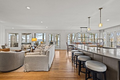 Prestigious Greenway Ave on the north shore of Green Lake is - photo 10