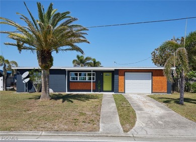 Port Charlotte Waterway Lakes Area Home For Sale in Port Charlotte Florida