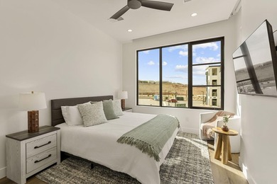 Positioned right on the lagoon in one of the most active and - photo 23