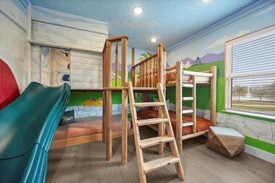 Select HOLIDAY WEEK SHOWINGS.  RARE 9 BEDROOM ***Only 4 years - photo 30