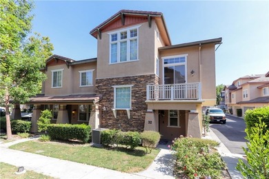 Welcome to this light-filled corner unit in the highly sought - photo 2