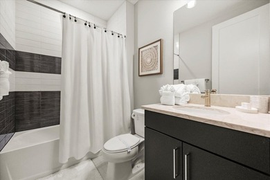 Select HOLIDAY WEEK SHOWINGS.  RARE 9 BEDROOM ***Only 4 years - photo 33