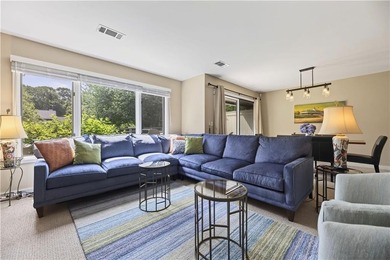 This inviting and well-maintained 2-bedroom, 2.5-bath condo - photo 5