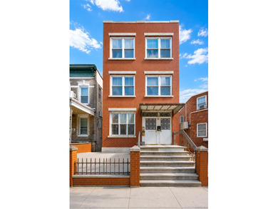 Located in Prime Dyker Heights! Well-maintained detached legal - photo 1