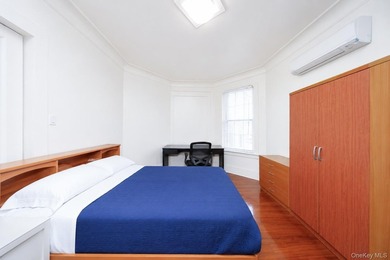Located in Prime Dyker Heights! Well-maintained detached legal - photo 7