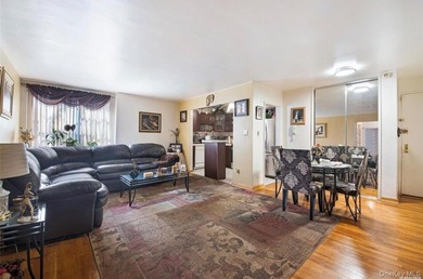 Move right into this beautifully maintained 2-bedroom, 1-bath - photo 1