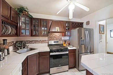 Move right into this beautifully maintained 2-bedroom, 1-bath - photo 3