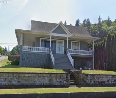 Gorgeous and restored, 1915 charmer with stunning river views! - photo 1