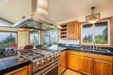 Perched high above the Pacific with jaw dropping views of iconic - photo 11