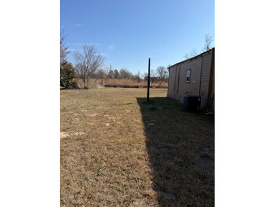 Calling all investors and handy homeowners! This 3bedroom, 1 - photo 13