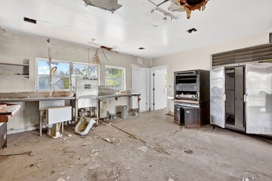 So many opportunities with this unique, history-filled property - photo 15