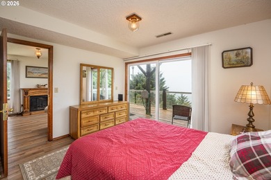 Perched high above the Pacific with jaw dropping views of iconic - photo 26