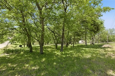 Enjoy camping at this waterfront property in Sugar Valley Lakes! - photo 6