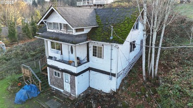 Columbia River - Columbia County Home For Sale in Rainier Oregon