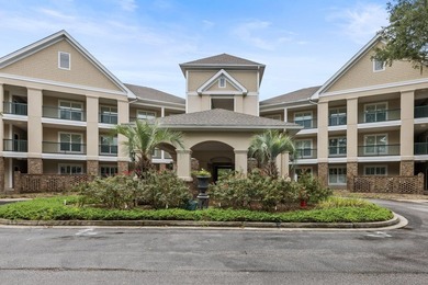This completely renovated 3-bedroom, 3-bath, corner-unit - photo 1