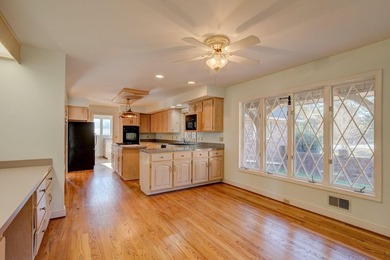First time on the market, this exceptional custom-built - photo 11
