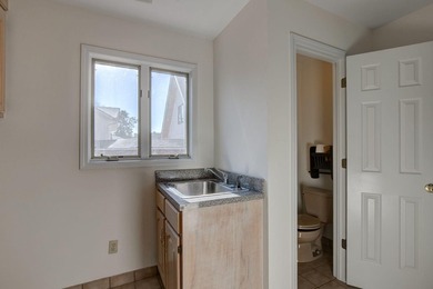 First time on the market, this exceptional custom-built - photo 19