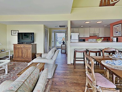 Heron Marsh Villa is a 3 bedroom, end unit villa at Litchfield - photo 8