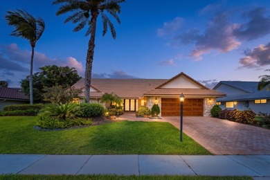 Perfectly situated on a private, tranquil lot, with no traffic - photo 1