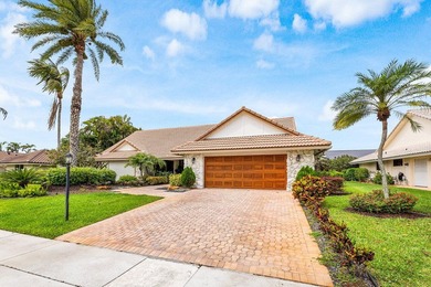 Perfectly situated on a private, tranquil lot, with no traffic - photo 5