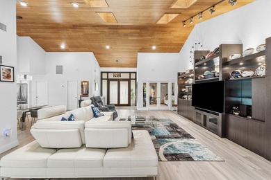 Perfectly situated on a private, tranquil lot, with no traffic - photo 9