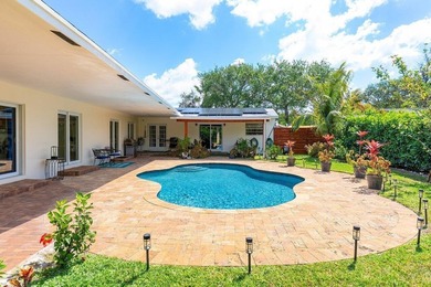 This spacious 5000+ SF compound offers endless possibilities - photo 2