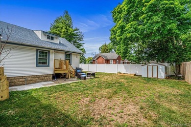 Welcome home to a beautifully designed open-concept layout. Upon - photo 3