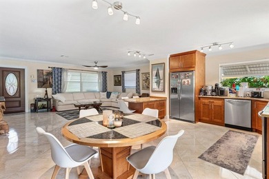 This spacious 5000+ SF compound offers endless possibilities - photo 6