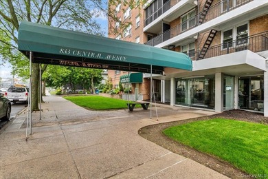 Rare opportunity to own this true 2-bedroom, 2-bath residence in - photo 1