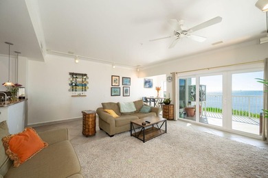 Wake up to panoramic Atlantic Ocean views from this spacious - photo 6