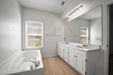 Charming 3 bedroom, 2 bath home ready for your personalizing and - photo 18