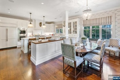 Experience unparalleled grandeur at 200 Lincoln Street a - photo 19