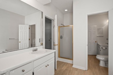 Charming 3 bedroom, 2 bath home ready for your personalizing and - photo 20