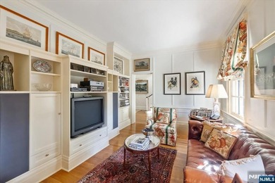 Experience unparalleled grandeur at 200 Lincoln Street a - photo 22