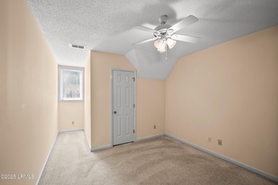 Charming 3 bedroom, 2 bath home ready for your personalizing and - photo 24