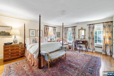 Experience unparalleled grandeur at 200 Lincoln Street a - photo 24