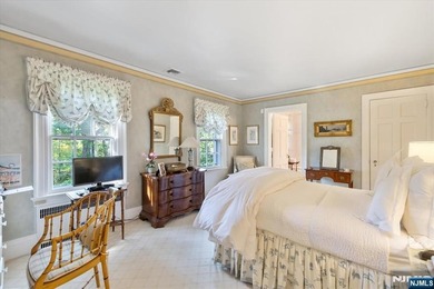 Experience unparalleled grandeur at 200 Lincoln Street a - photo 27