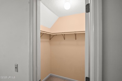 Charming 3 bedroom, 2 bath home ready for your personalizing and - photo 29