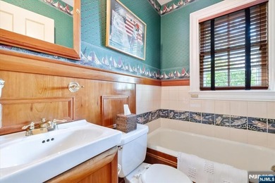 Experience unparalleled grandeur at 200 Lincoln Street a - photo 30