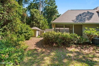 Charming 3 bedroom, 2 bath home ready for your personalizing and - photo 34