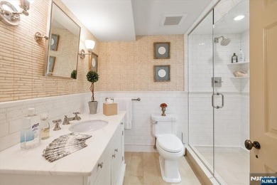 Experience unparalleled grandeur at 200 Lincoln Street a - photo 36