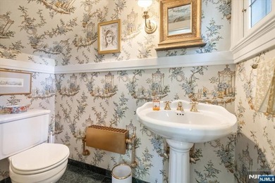 Experience unparalleled grandeur at 200 Lincoln Street a - photo 37