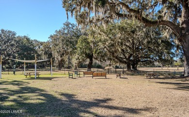 Charming 3 bedroom, 2 bath home ready for your personalizing and - photo 45