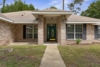 Virtually Staged. SPACIOUS 4BR + FLEX ROOM, FIREPLACE & FULLY - photo 3