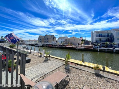 Bring your boat and enjoy waterfront living in Shelter Cove! - photo 8